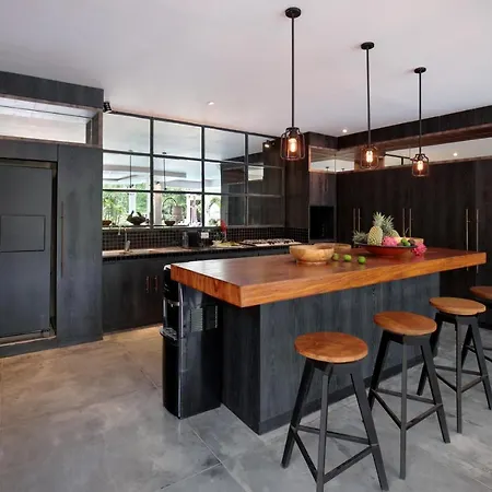 You Think You Know Canggu - Think Again! Stunning Large Luxxe 7Bed Villa Exterior photo